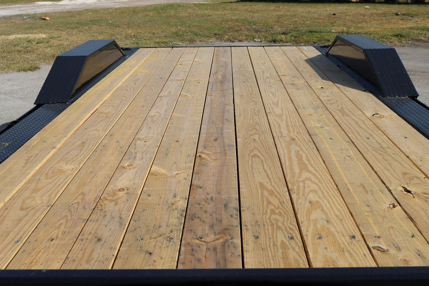 22 Foot Big Tex Heavy Duty with Drive-Over Fender Black Equipment Trailer (14DF-19BK+3KR)